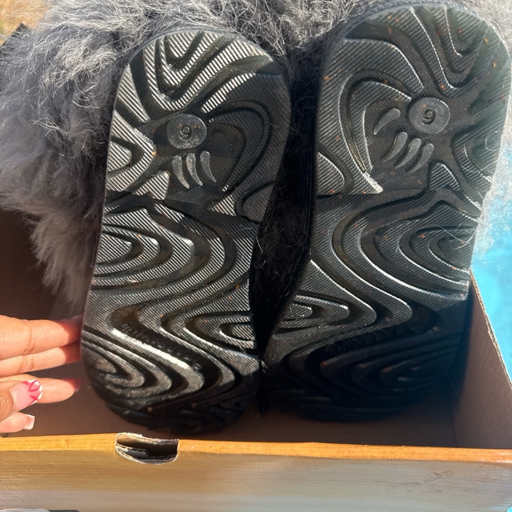 BearPaw Gray Fur boetis boots